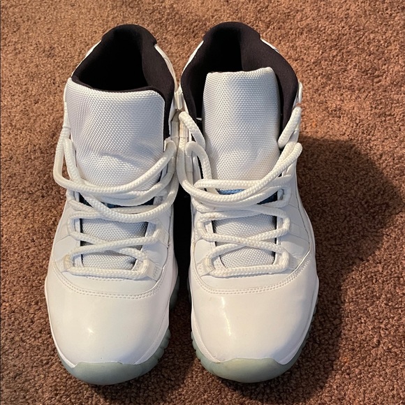 Jordan Kids White and Light Blue Sneakers - Picture 4 of 6